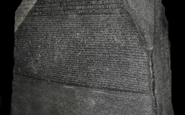 Front face of the Rosetta Stone with its three scripts