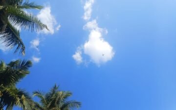 Clear blue sky in daylight